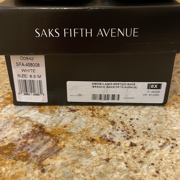 SAKS FIFTH AVENUE WHITE BASKET WEAVE SANDELS SIZE 8.5 - Picture 5 of 7